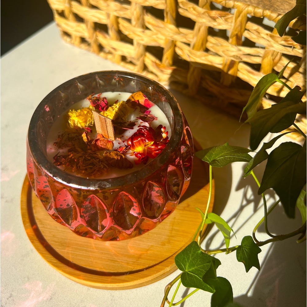 Floral scented candle